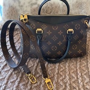 Authentic Louis Vuitton Pallas BB Noir